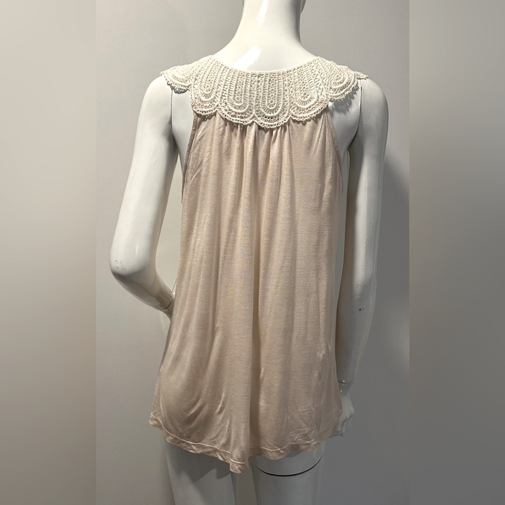 Forever 21 Bohemian Sleeveless Top with Crocheted Back and Straps. Size M. NWT